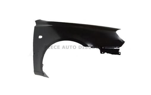 Acessar a peça Guarda lama frente direita com buraco piloto com buracos friso