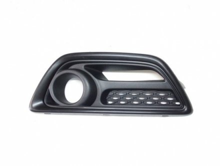 Acessar a peça Grelha esquerda para choques frente com buraco farol nevoeiro comburaco luz de dia